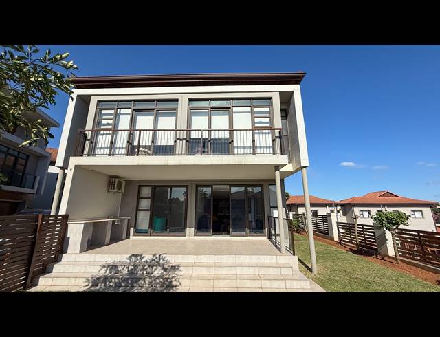 6 BEDROOM HOUSE FOR SALE IN IZINGA ESTATE